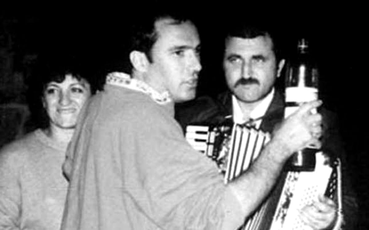 Nicu Fiul Cel Mic Al Lui Nicolae Ceaușescu Adolescență Pierdută In Aburii Alcoolului A Fost Un Huligan Bețiv