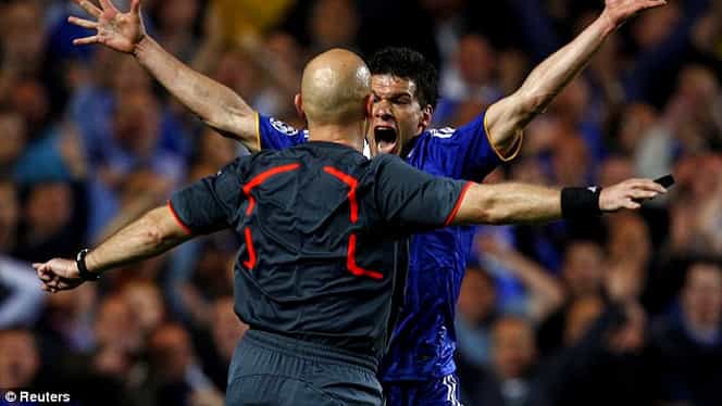 Video Psg Nu A Fost Singura Victimă De Arbitraj Alte 11 Cazuri Cand Barca A Fost