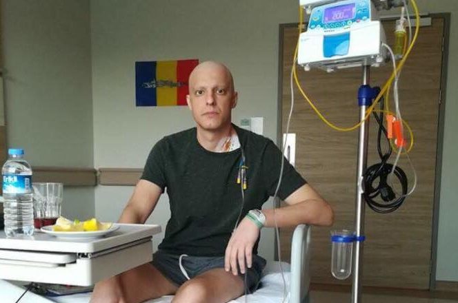 Fanul dinamovist Mihai Daniel Cucu a fost diagnosticat la doar 34 de ani cu cancer, boalÄƒ care i-a afectat o mare parte din organe