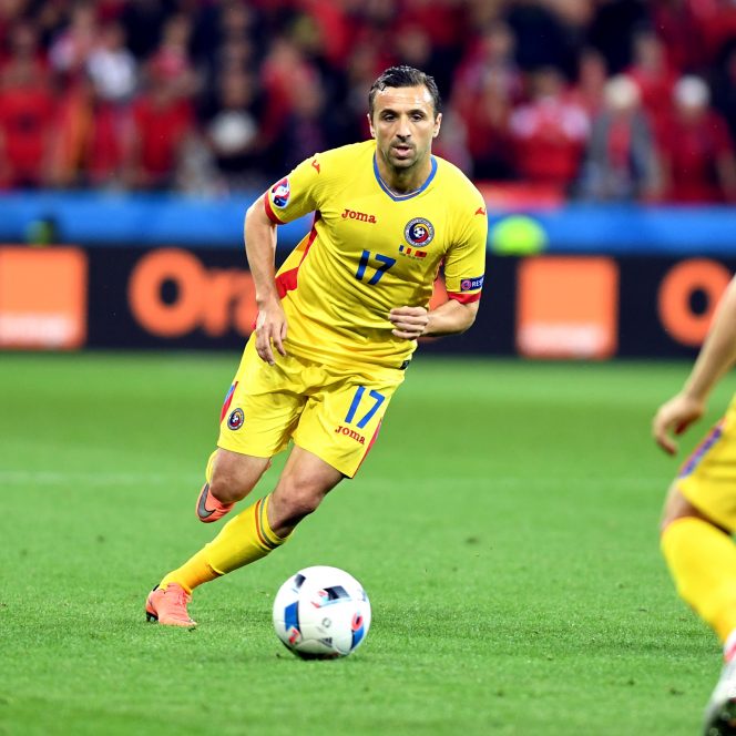 Lucian Sănmărtean şi-a anunţat retragerea din fotbal. Mijlocaşul, în tricoul României