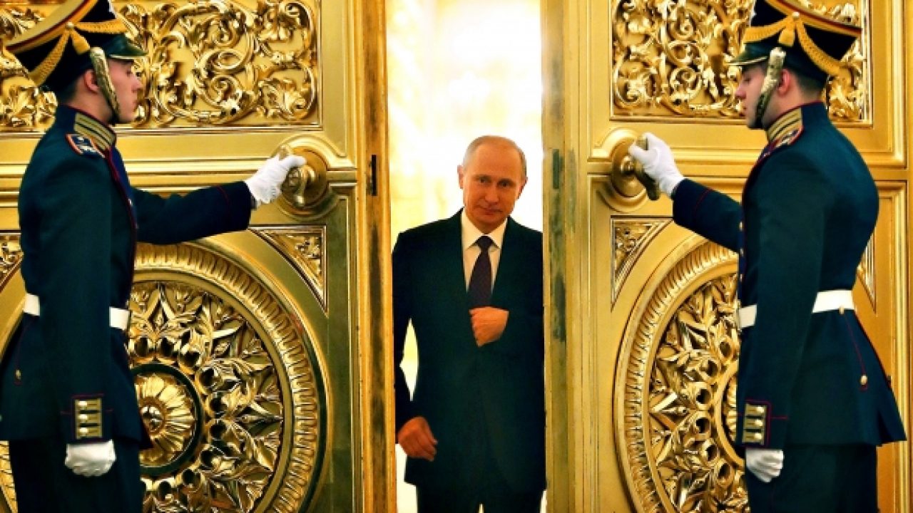 câți bani câștigă Putin