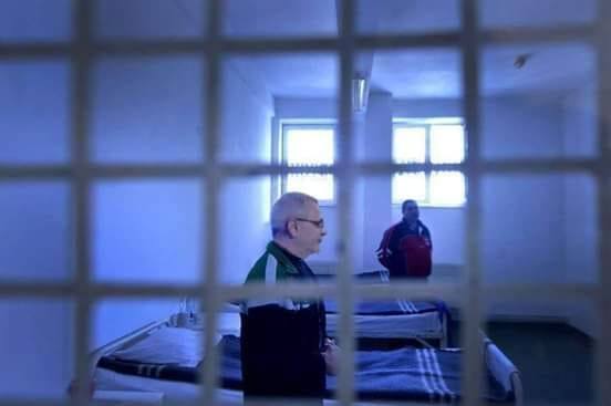 Liviu Dragnea fotografiat in celula