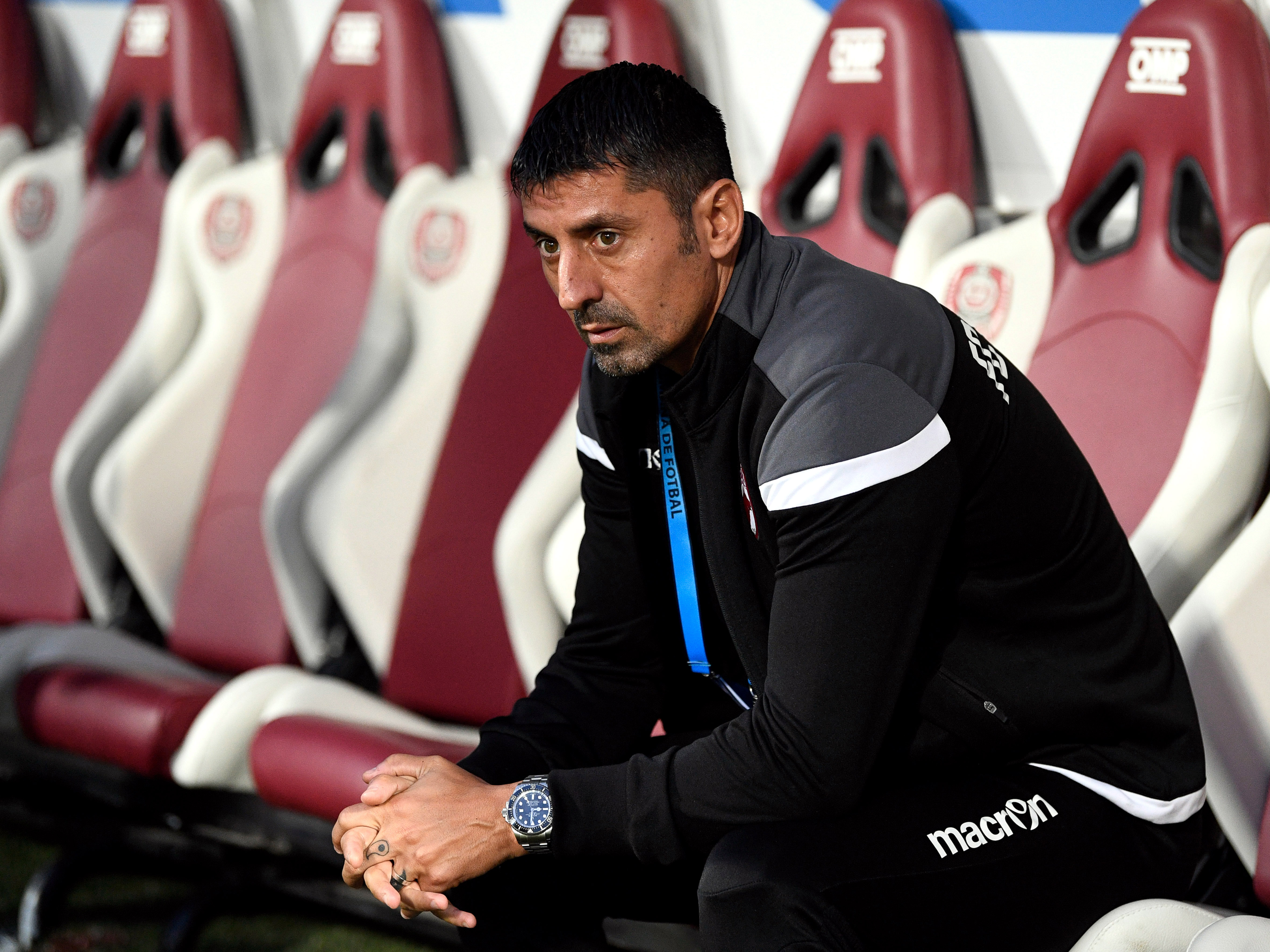 Dinamo bifează ruşine după ruşine în noul sezon. Ionel Dănciulescu, înmărmurit pe bancă (sursă foto: sportpictures.eu)
