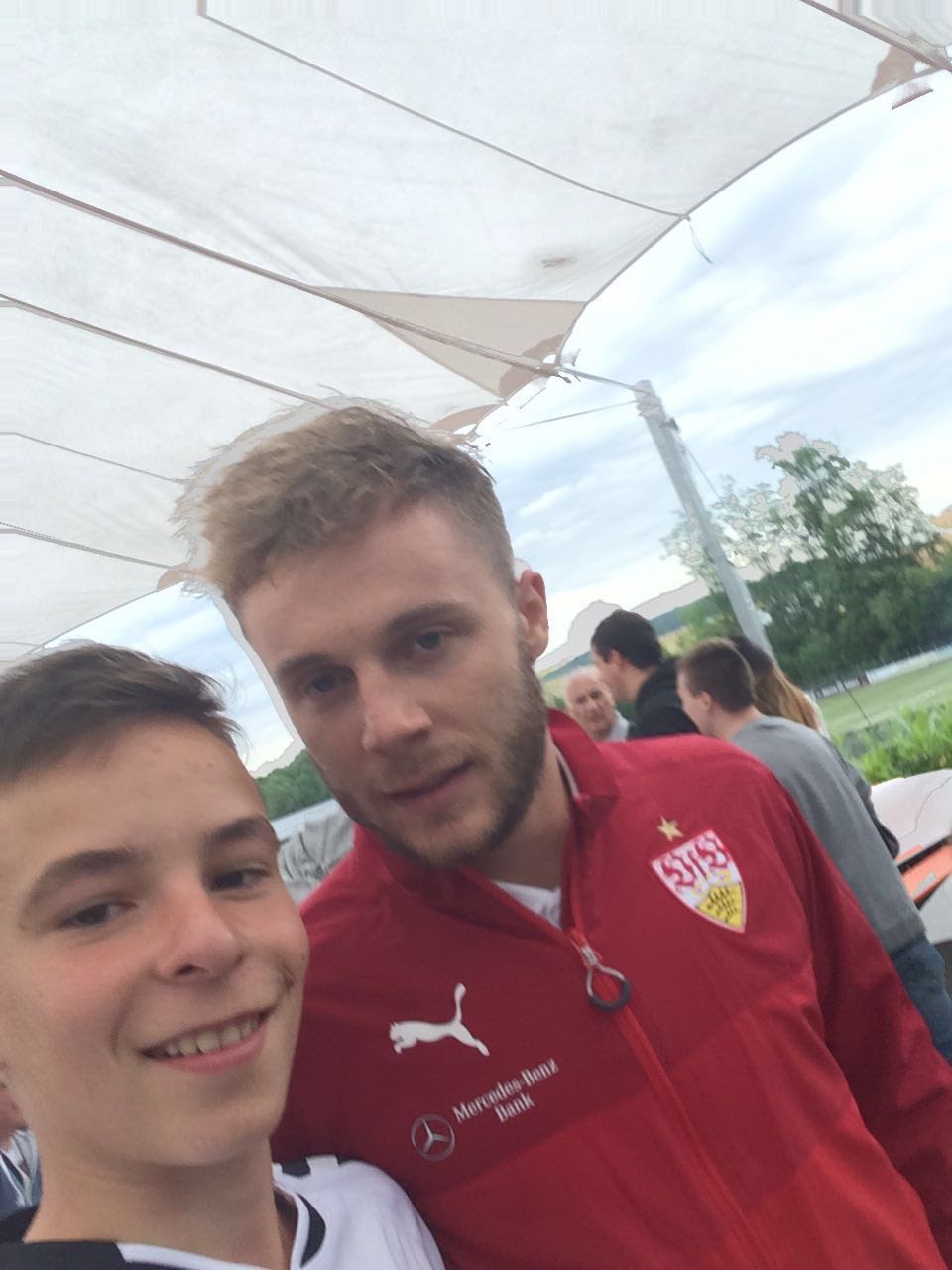 Cazimir Buturugă, românul ajuns căpitan la VFB Stuttgart Din România simpatizez cu Steaua. Niciodată nu ştii ce îţi rezervă viitorul. Vreau să joc la Liverpool! EXCLUSIV