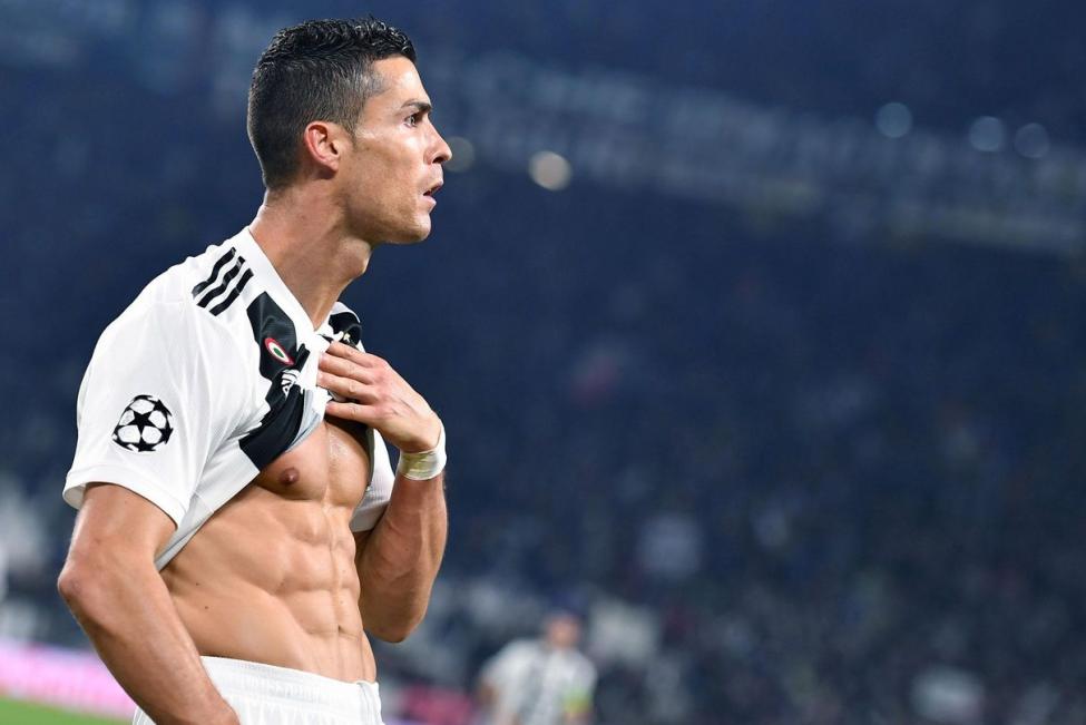 Imaginea începutului de an! Fosta vedetă a lui Liverpool de nerecunoscut. Mijlocaşul este cu 10 luni mai tânăr ca Ronaldo. FOTO