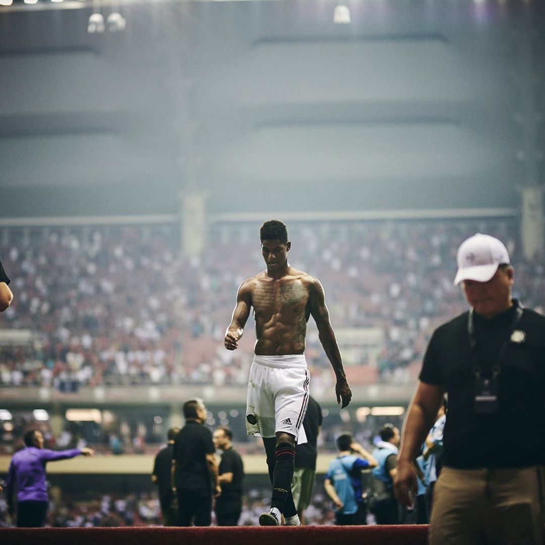 Marcus Rashford, etalându-şi pătrăţelele. FOTO: instagram