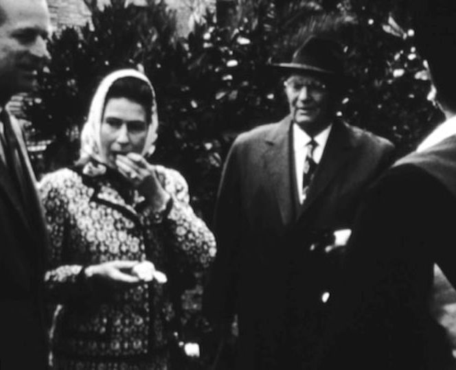 regina elisabeta a II-a cu tito