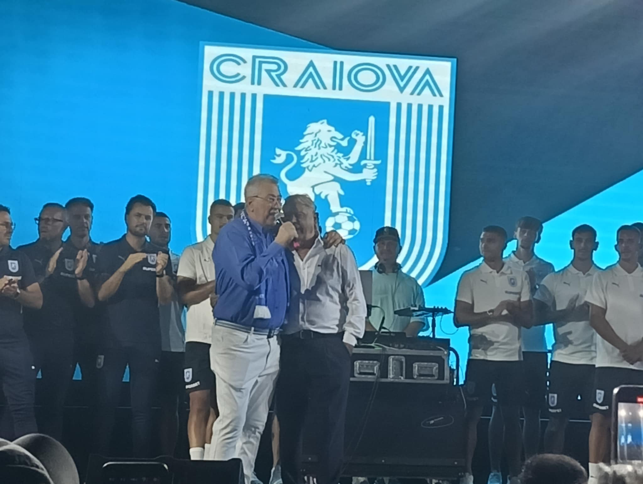 Sorin Cârțu a cântat imnul Universității Craiova