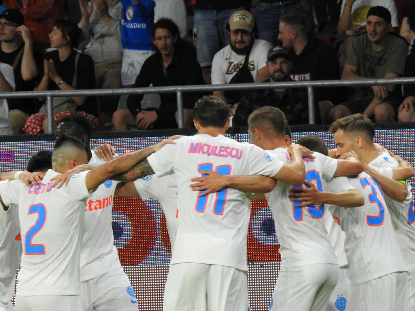 FCSB, gol anulat în startul meciului din Champions League cu Inter d'Escaldes. Foto: Fanatik.